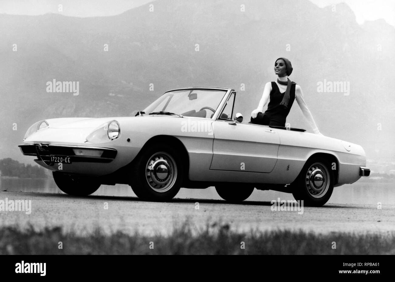 Duetto Alfa Romeo 1750 Spider Veloce 1969 Stock Photo Alamy Duetto Alfa Romeo 1750 Spider Veloce 1969 Stock Photo Alamy