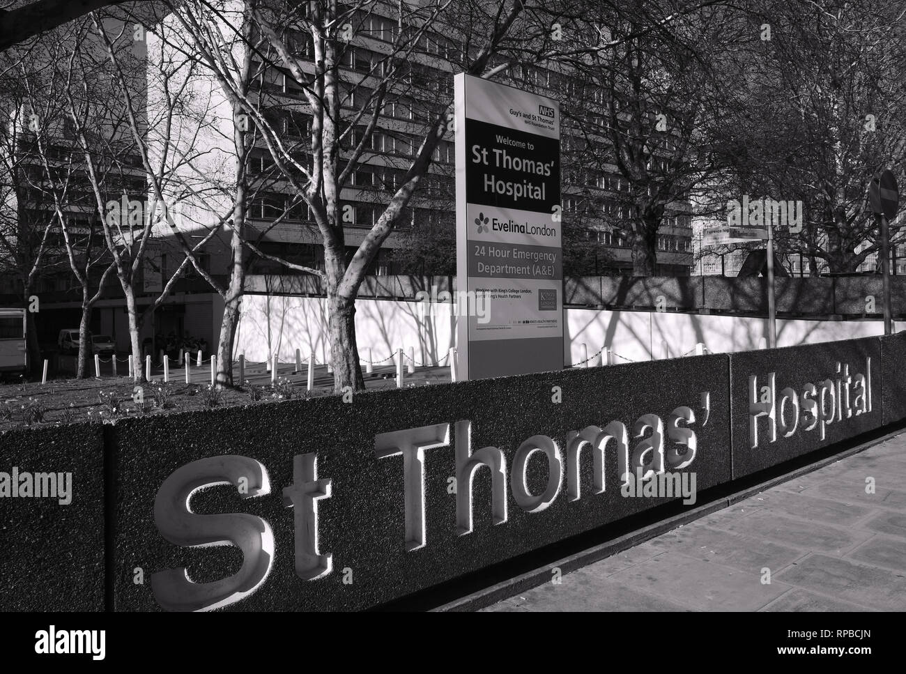 Entrance to St Thomas' hospital London UK Stock Photo