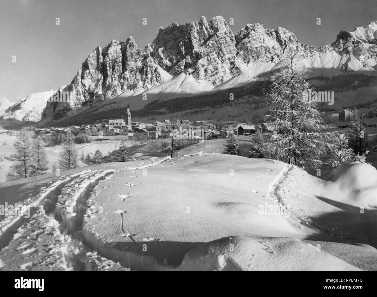italy, cortina d'ampezzo, view of the pomagagnon, 1950 Stock Photo Alamy