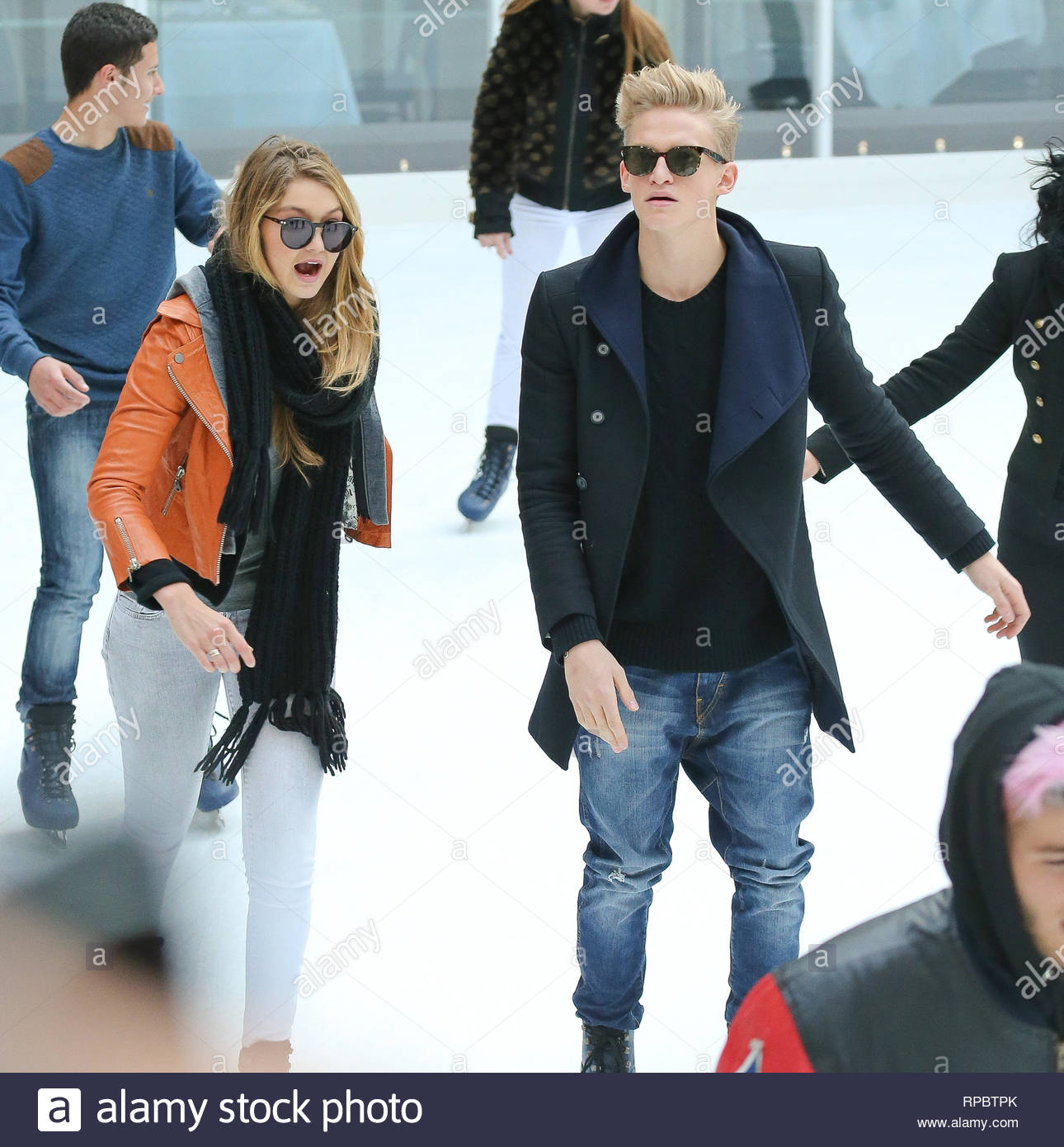 Wer ist cody simpson Dating jetzt Neues Yuken-Staatsrecht, das eine Moll ist