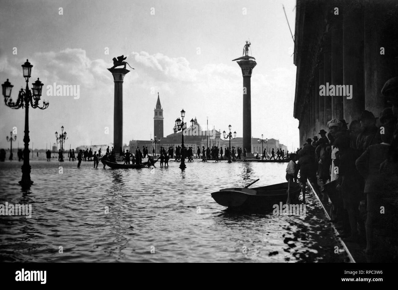 flooding, st mark's square, venice, 1920-30 Stock Photo