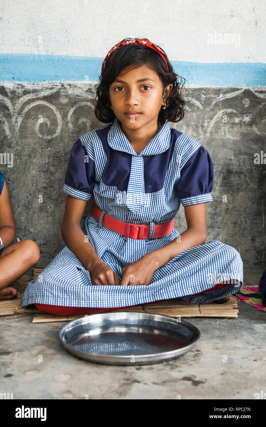 Indian Village Girl Eating Food Hi-res Stock Photography And Images - Alamy