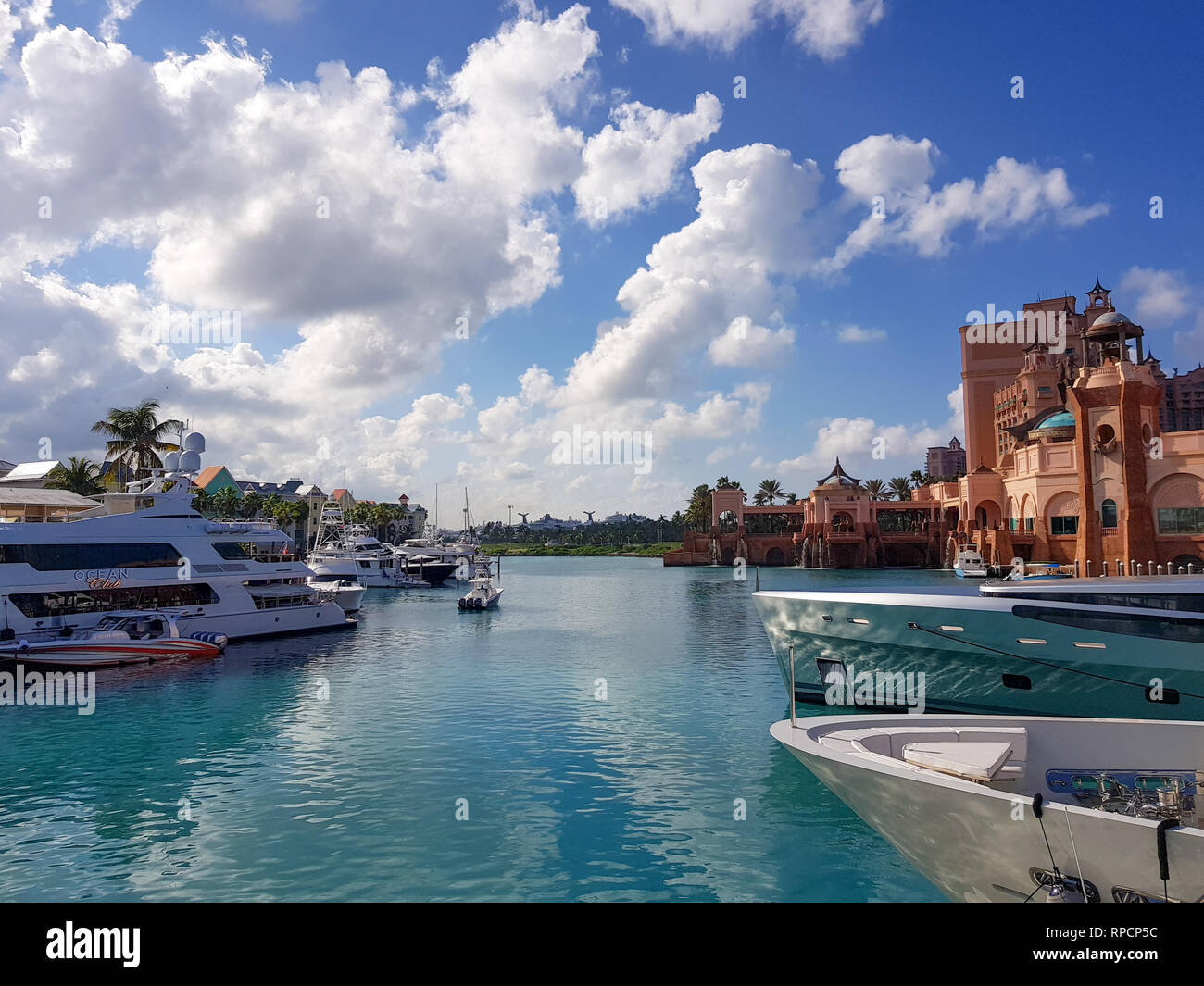 Atlantis Marina, Paradise Island. Bahamas - 17 December 2017. View of the luxury super yachts marina next to the famose Atlantis hotel and water park Stock Photo