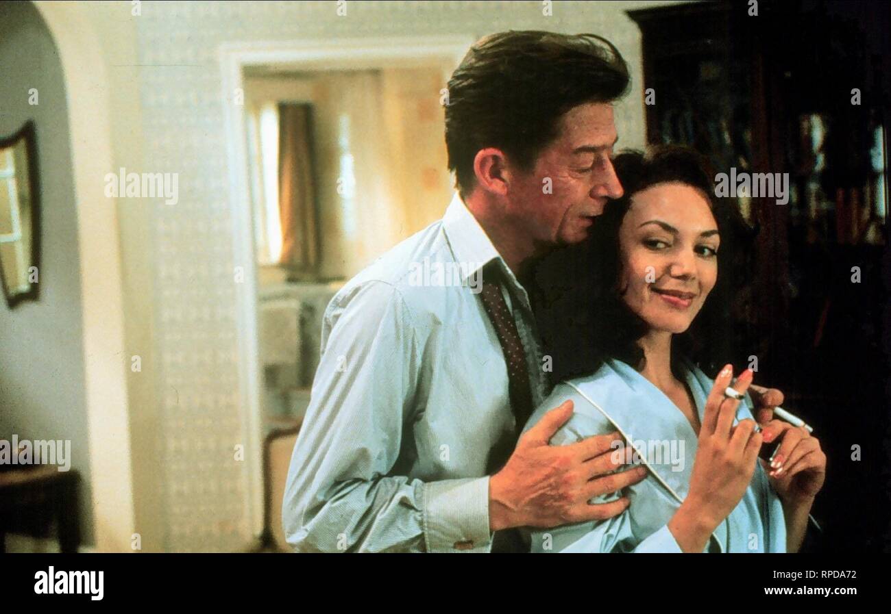 HURT,WHALLEY-KILMER, SCANDAL, 1989 Stock Photo