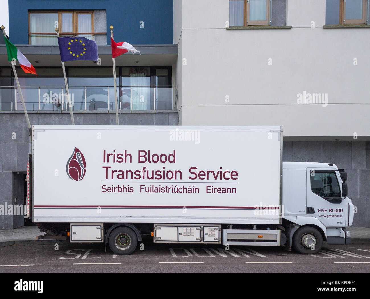 Irish Blood Transfusion Service vehicle parked outside a donor centre Stock Photo