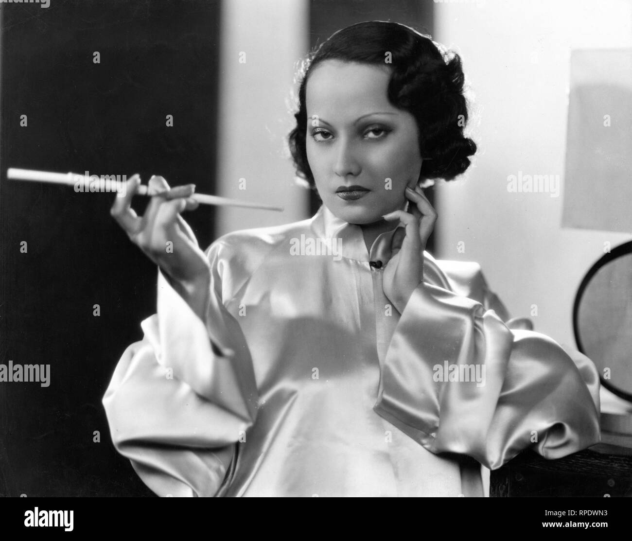 Merle oberon 1933 Black and White Stock Photos & Images - Alamy