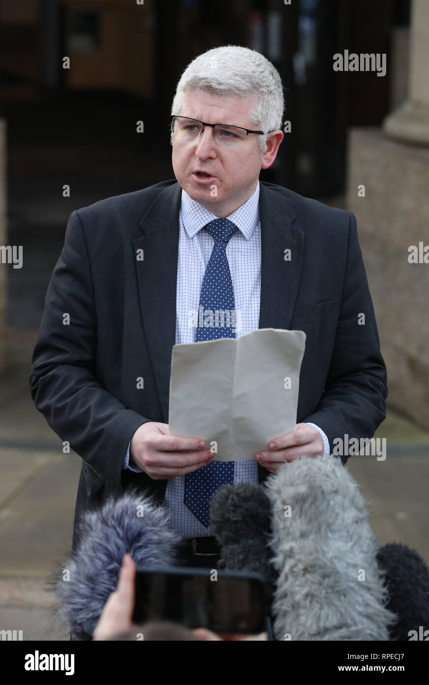 Detective Superintendent Stuart Houston outside the High Court in ...