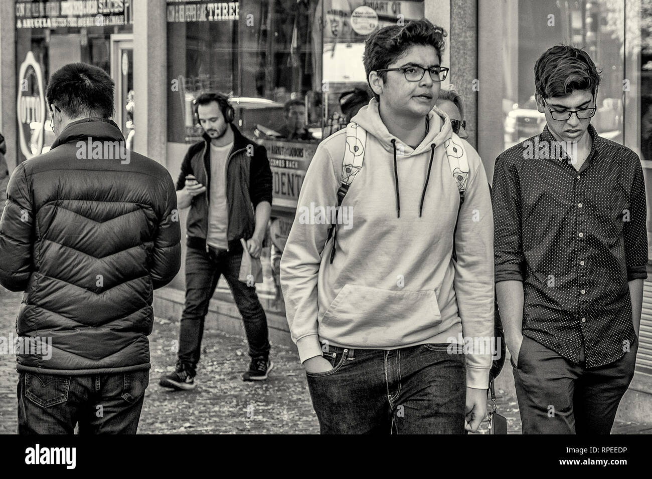 Black people walking street hi-res stock photography and images - Alamy