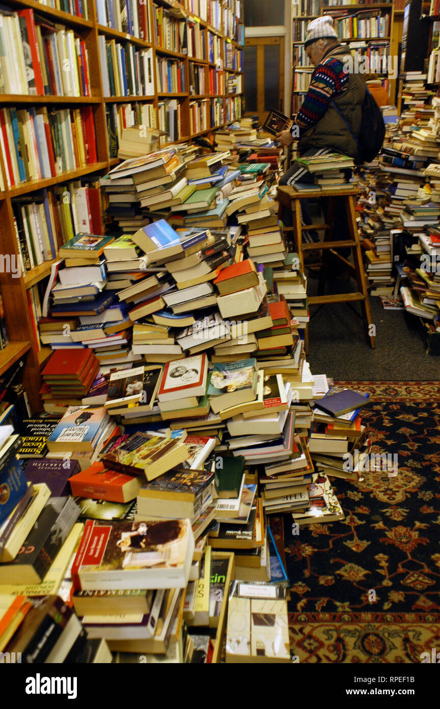 Second hand bookstore glasgow hires stock photography and images Alamy