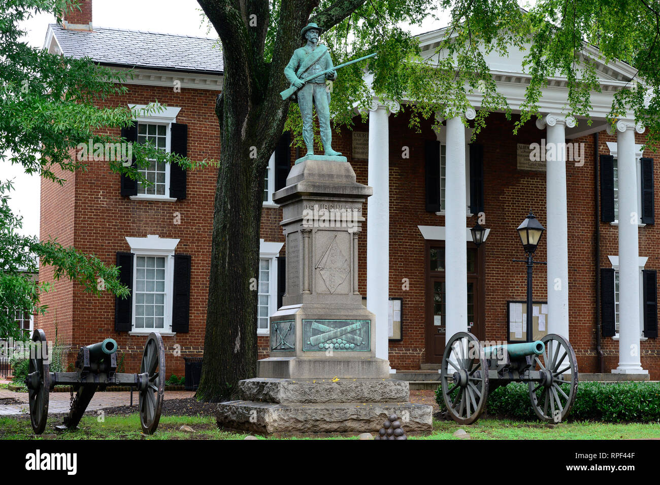 USA, Virginia, Charlottesville, town hall and warrior memorial for civil war between Confederate Army and United States forces Stock Photo