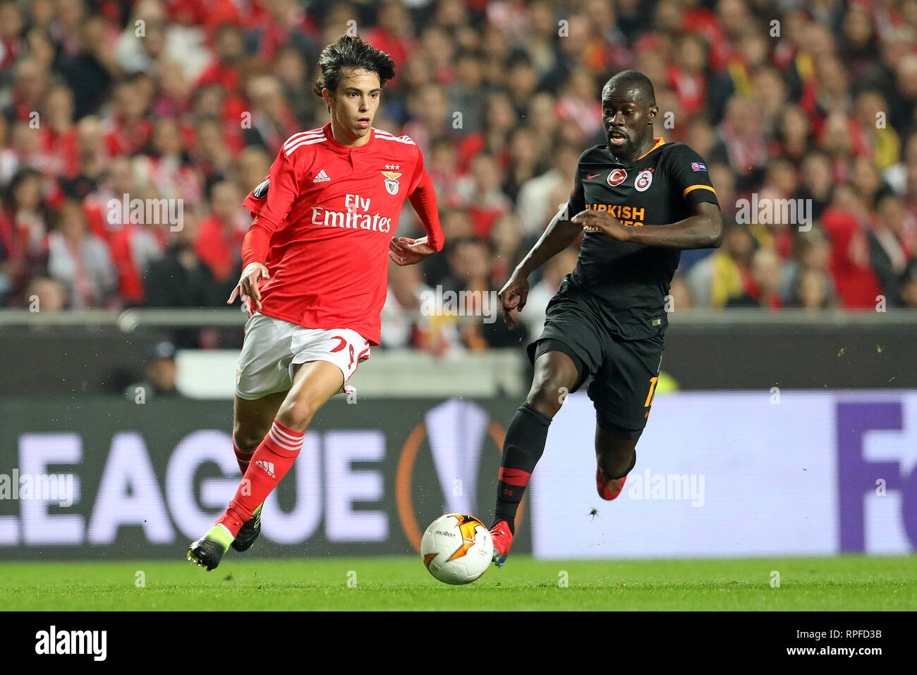 João Félix of SL Benfica (L) vies for the ball with Badou Ndiaye of Galatasaray AS (R) during the Europa League 2018/2019 footballl match between SL Benfica vs Galatasaray AS.  (Final score: SL Benfica 0 - 0 Galatasaray AS) Stock Photo