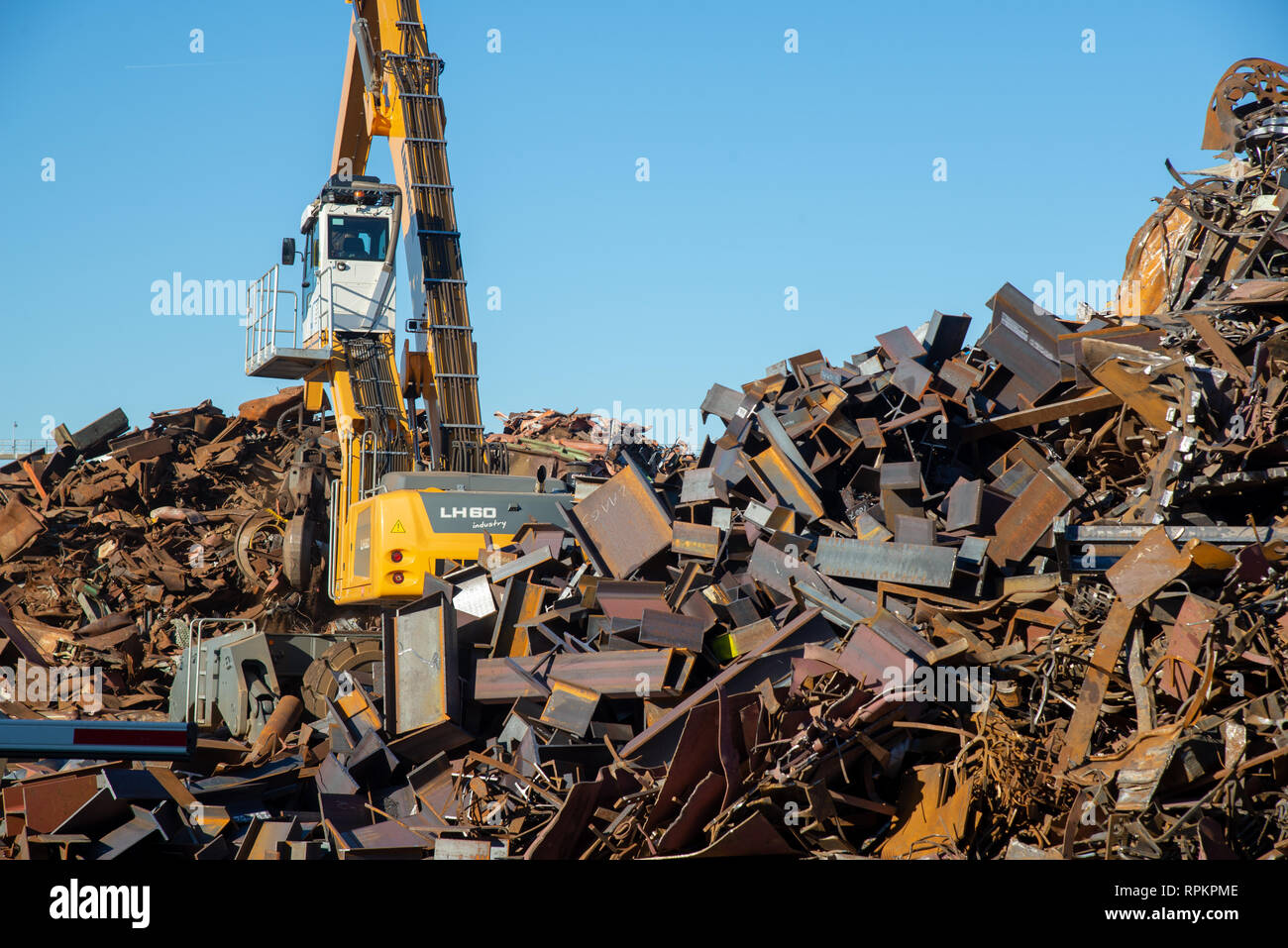 Scrap heap hires stock photography and images Alamy