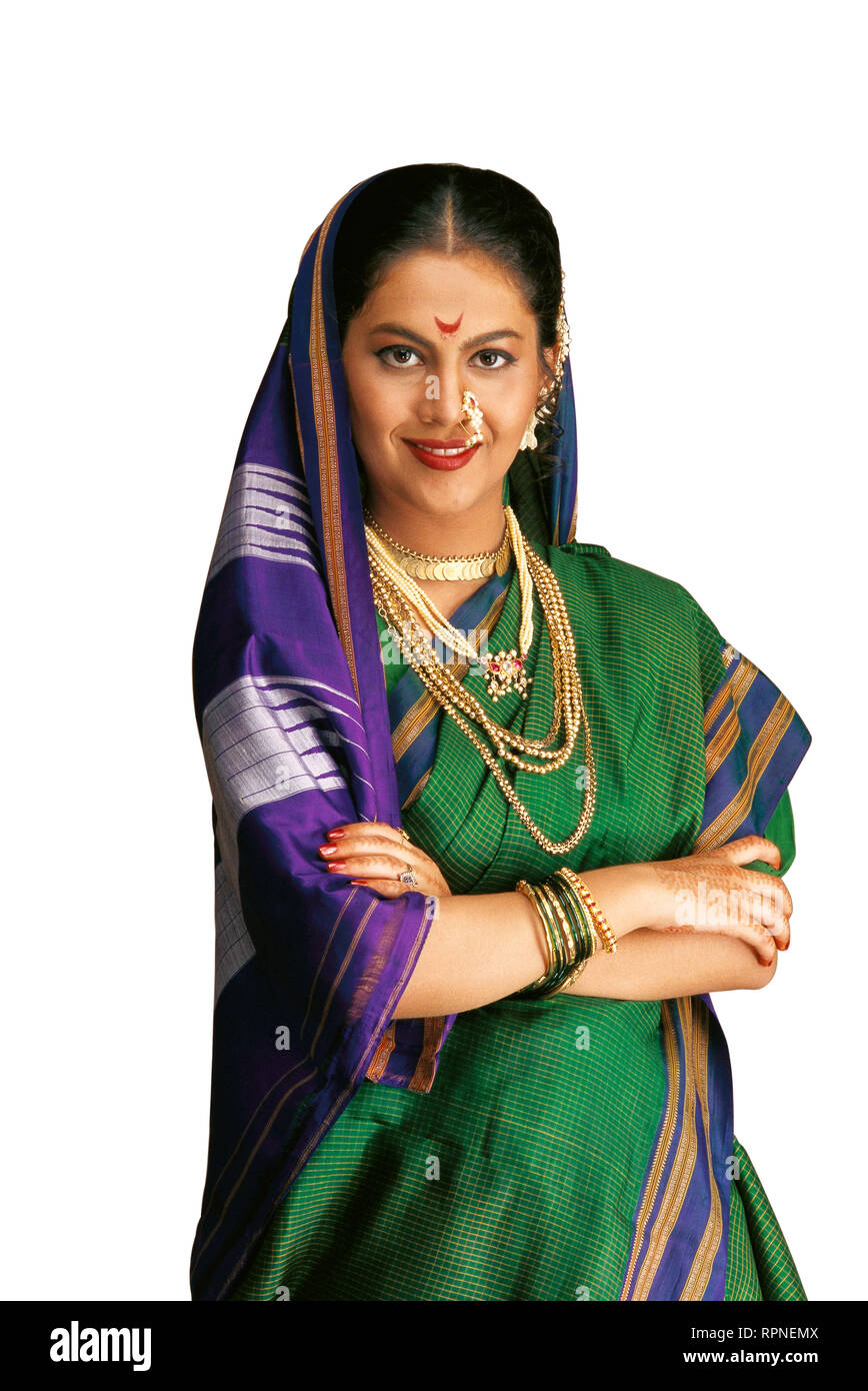 Nauvari saree look - Reshma Fattepurkar Makeup Artist Pictures | Bridal  Makeup in Pimpri Chinchwad - WedMeGood