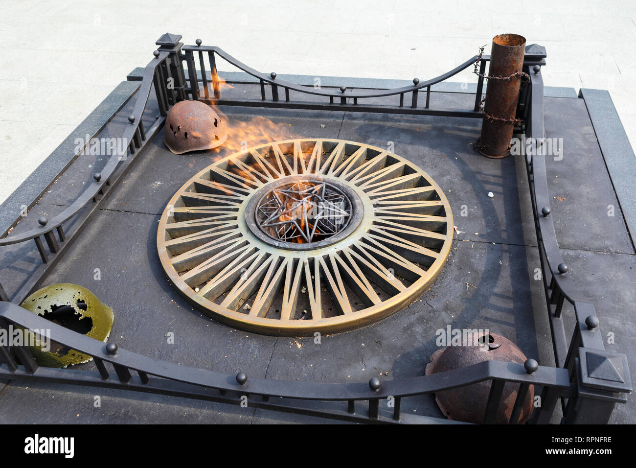 Memorial monument Eternal Flame in Yaroslavl on boulevard of the Peace Stock Photo