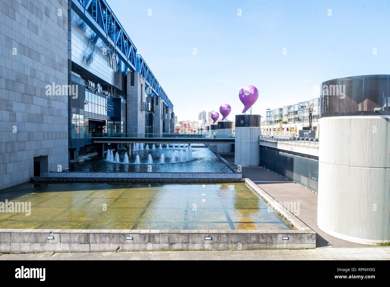 France, Paris - 6 April 2018: Exterior view of the Cité des Sciences et ...