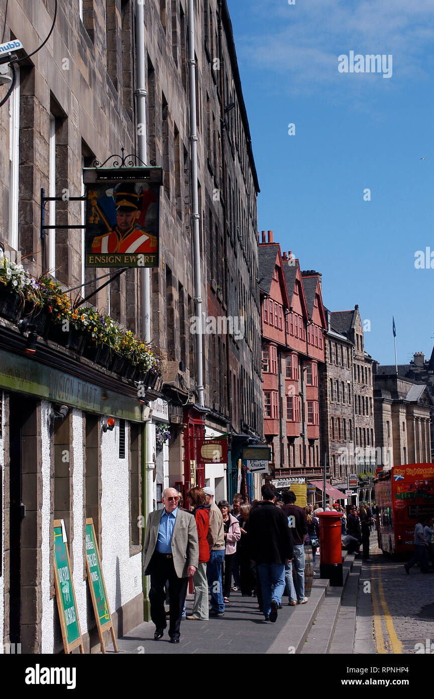 Tourism: Lawnmarket, Edinburgh, Edimburgo, Scotland, United Kingdom Stock Photo