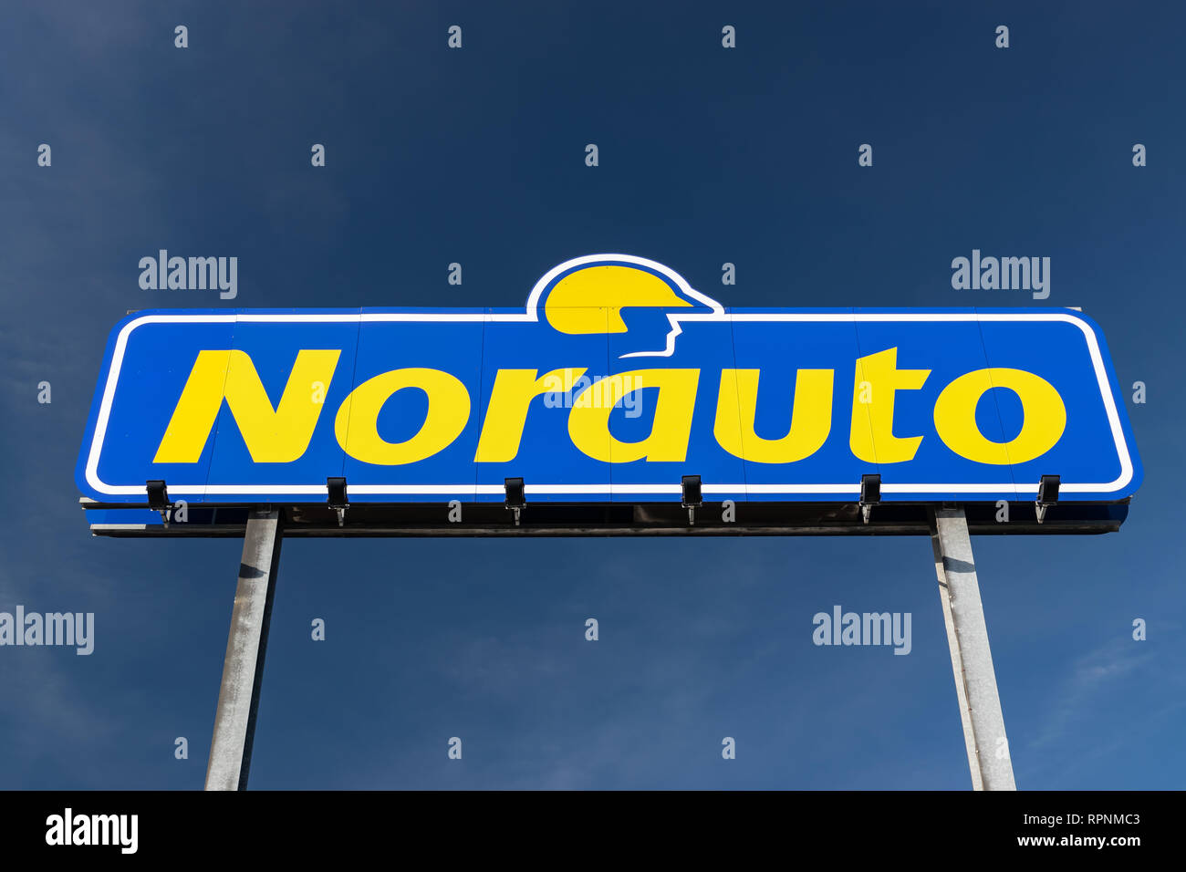 ONCQ,FRANCE-February 20,2019: Norauto brand logo on a blue sky background. Stock Photo