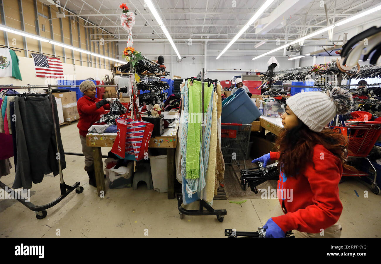 Salvation Army Store Davenport Iowa Army Military