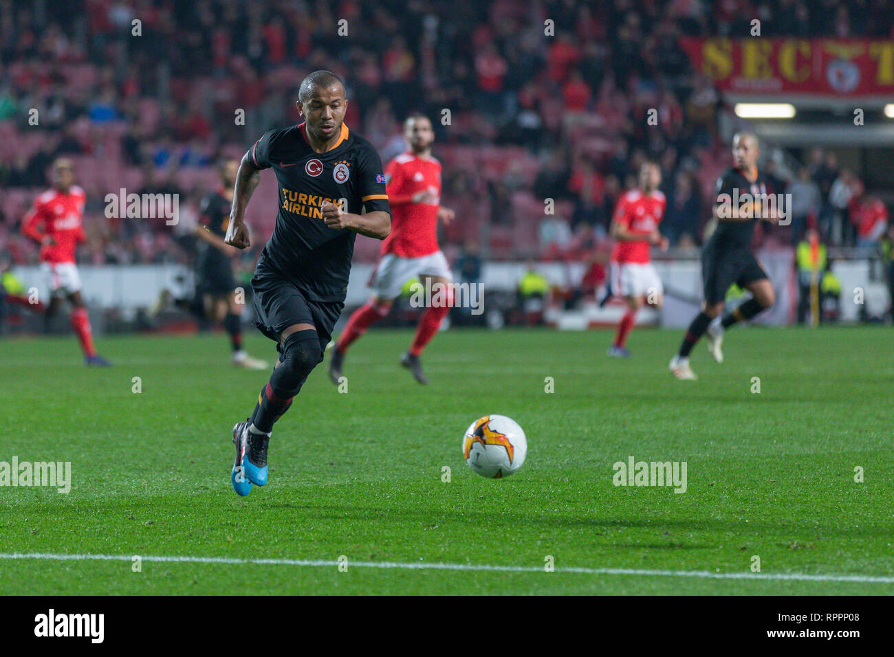 Lisbon, Portugal. 21st Feb, 2019. February 21, 2019. Lisbon, Portugal. Galatasaray's defender from Brazil Mariano (2) in action during the game of the UEFA Europa League, Round of 32, SL Benfica vs Galatasaray SK Credit: Alexandre de Sousa/Alamy Live News Stock Photo
