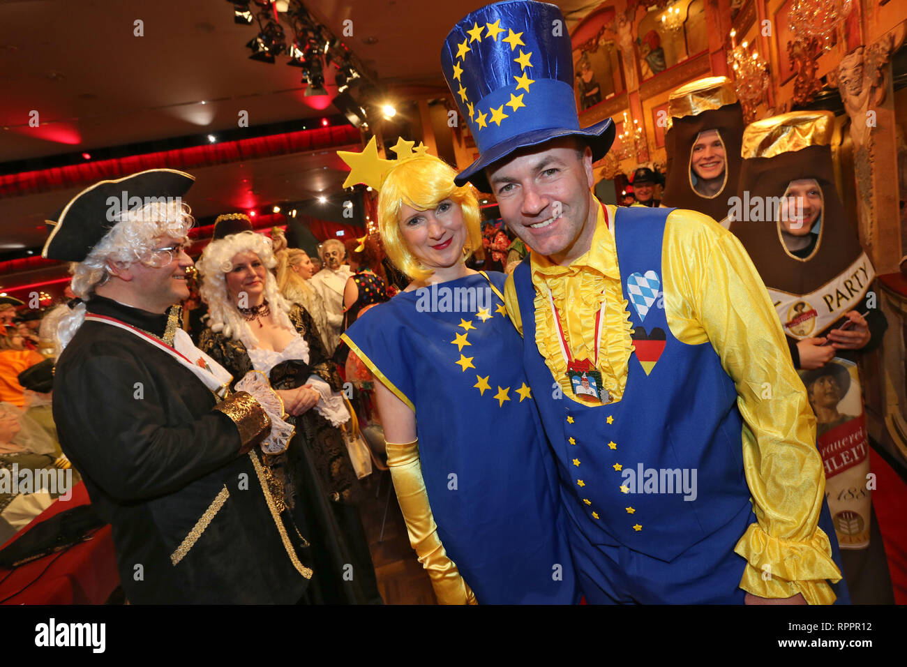 22 February 2019, Bavaria, Veitshöchheim: Manfred Weber, leader of the  Group of the European People's Party in the European Parliament, and his  wife Andrea come in disguise to the TV show session "