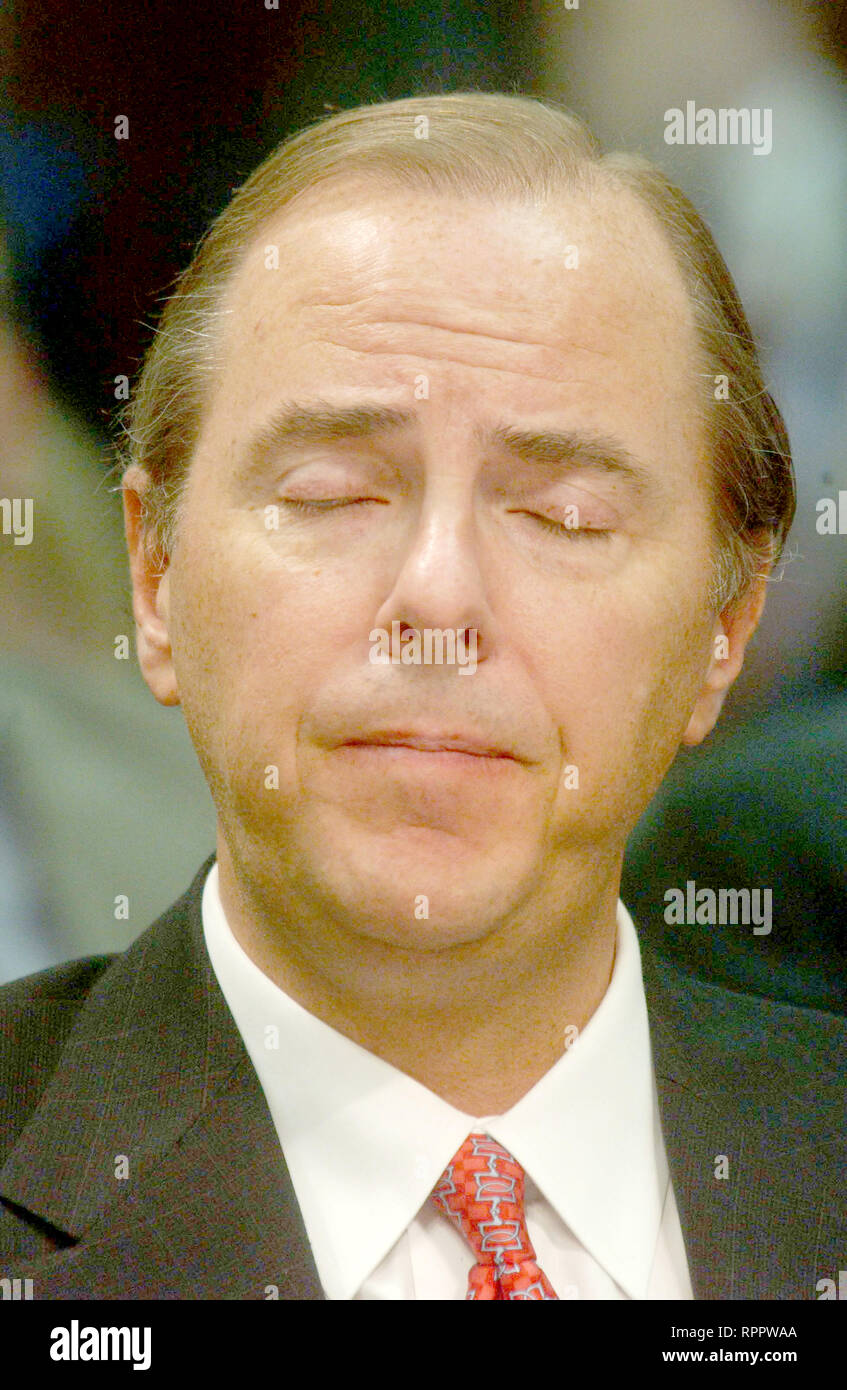 Washington, DC - February 26, 2002 -- Testimony of Jeffrey Skilling, former President and CEO, Enron Corporation, before the U.S. Senate Commerce, Science and Transportation Committee to examine certain issues with respect to the collapse of Enron Corporation.Credit: Ron Sachs/CNP | usage worldwide Stock Photo