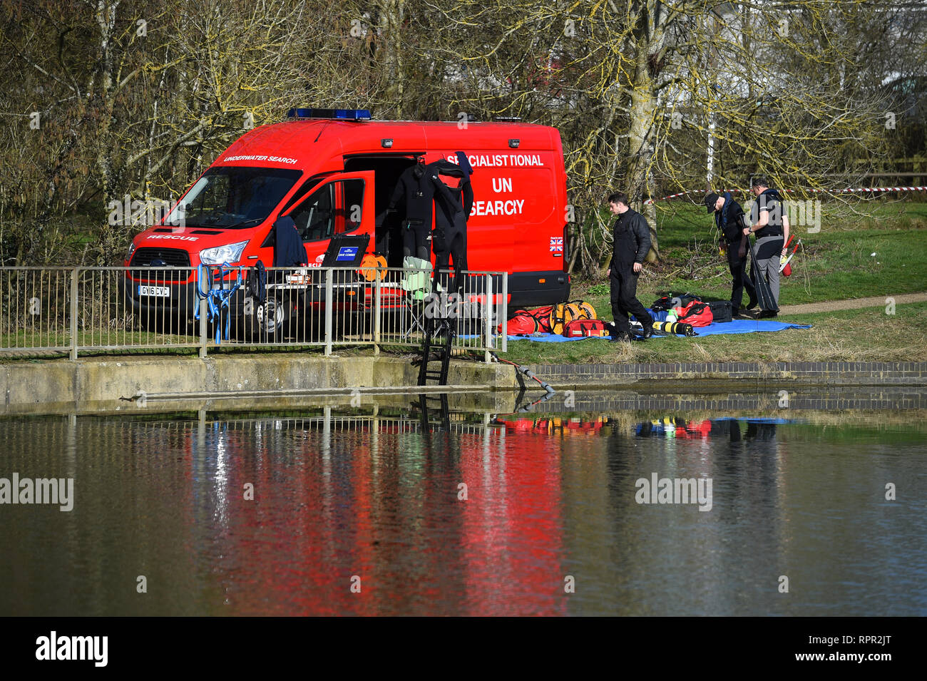 An underwater search rescue vehicle next to one of the four Teardrop Lakes near Knowlhill, Milton Keynes, looking for missing Leah Croucher, 19, who has not been seen since February 14. Stock Photo