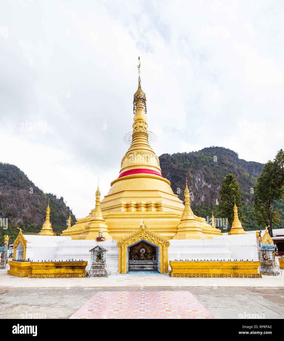 Golden Pagoda, Landmark at Tai Ta Ya Monastery, Buddhist Temple in