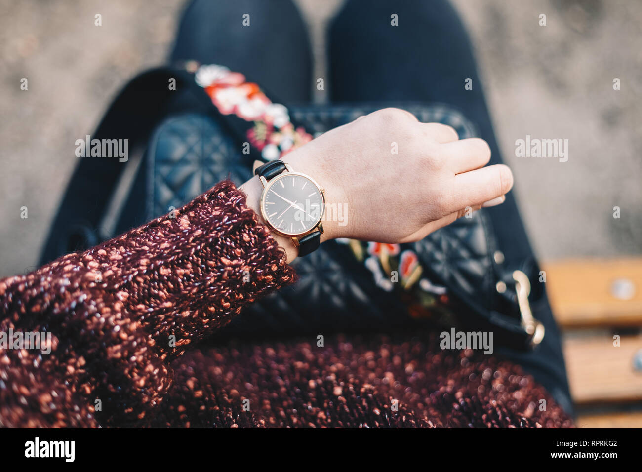 Watch pic girl black sale