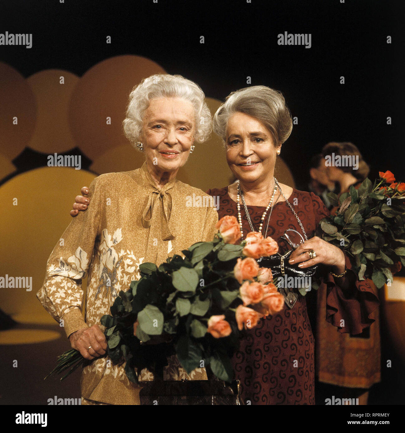 DER GROSSE PREIS Die Schauspielerinnen KÄTHE HAACK und HANNELORE SCHROTH, Sendung vom 15.11.1979 Stock Photo