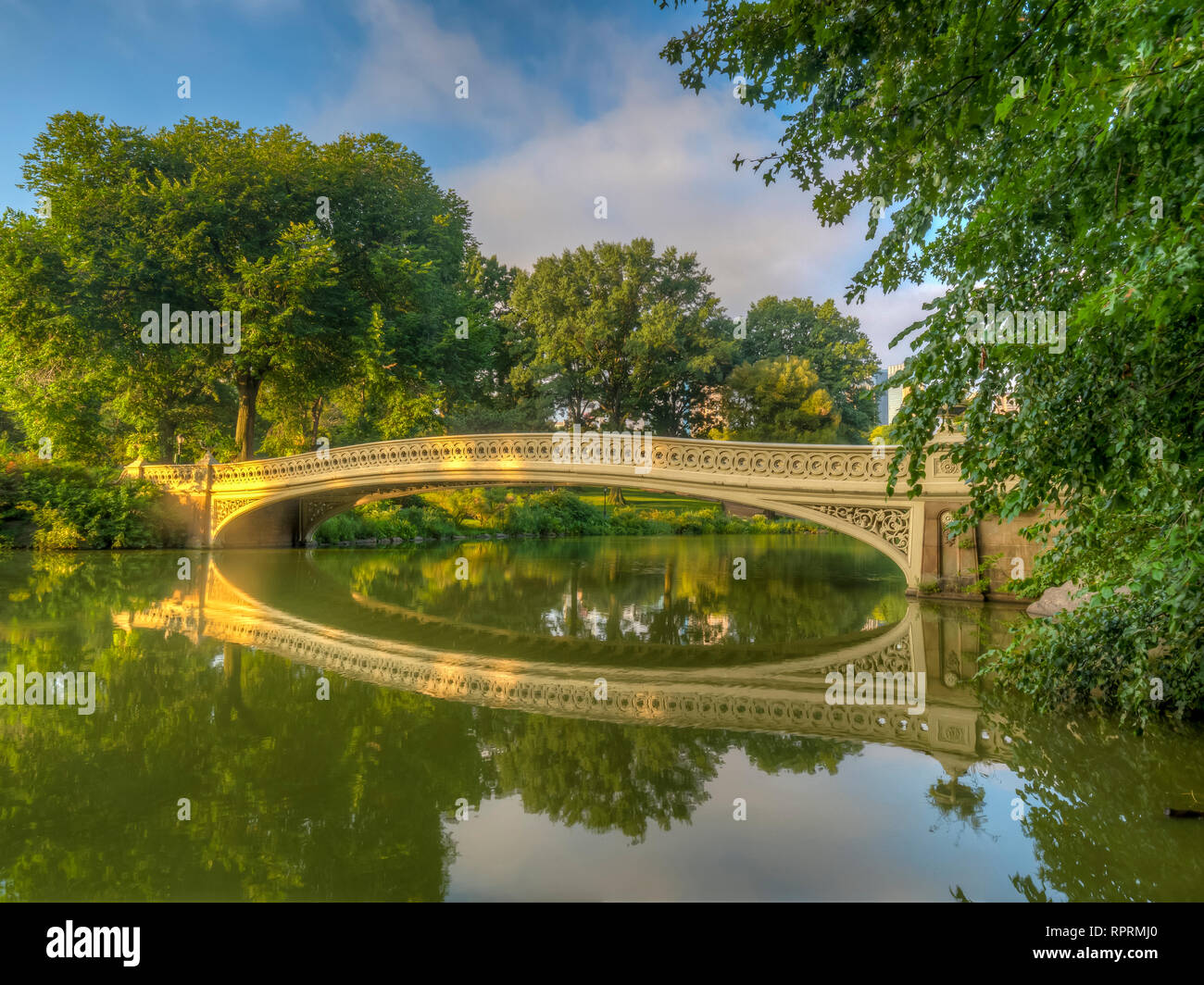 Bow Bridge in New York City, Central Park Manhattan Stock Photo - Alamy