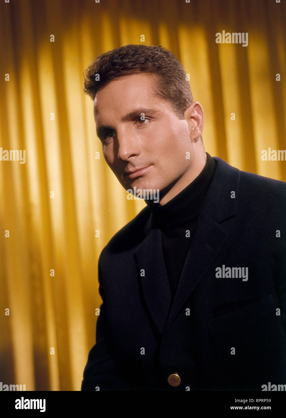 FREDDY QUINN, Sänger, Schauspieler, Studioaufnahme, ca. 1958 Stock Photo -  Alamy