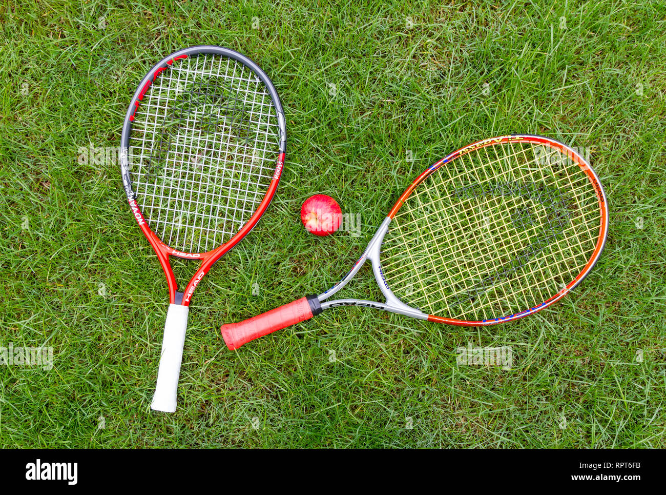 Rackets grass hi-res stock photography and images - Alamy