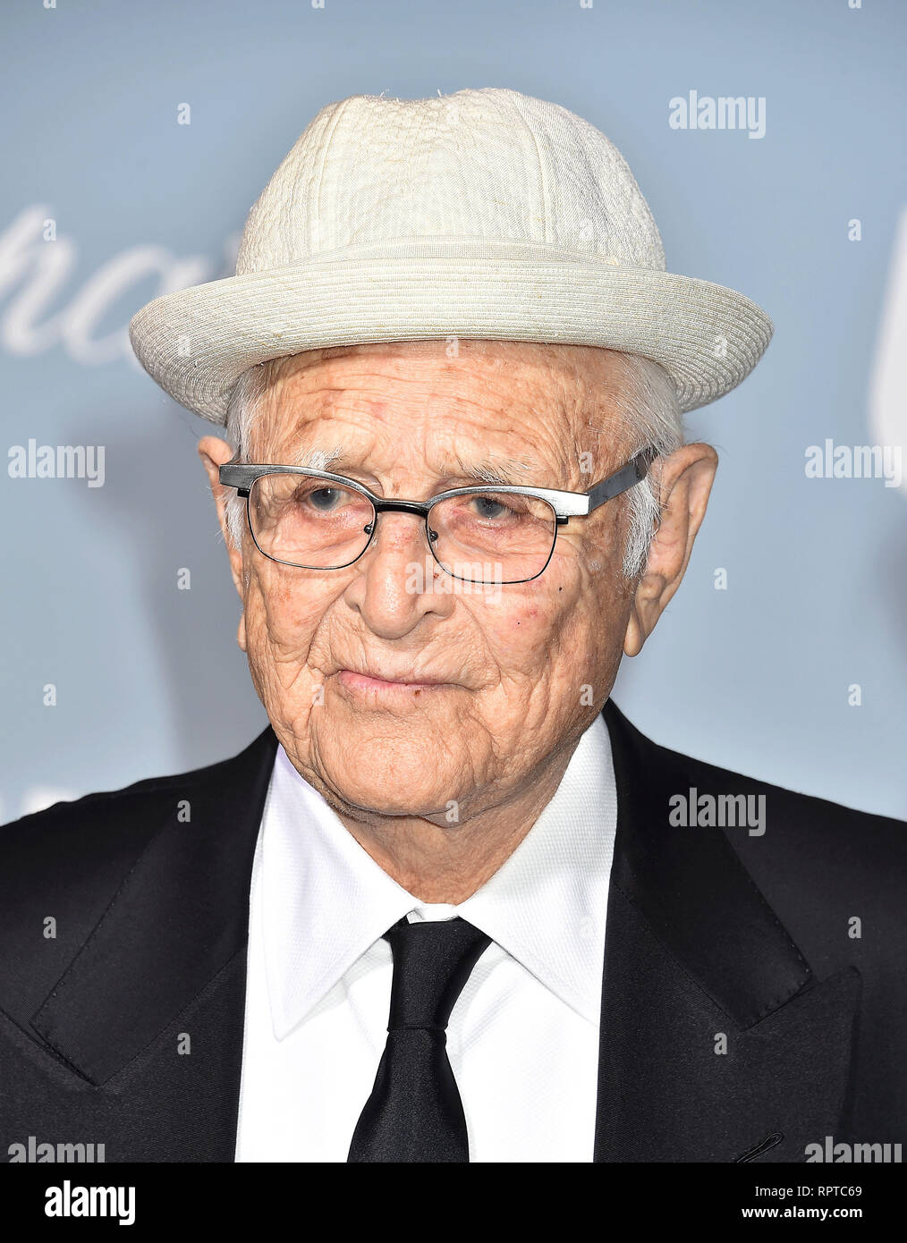 LOS ANGELES, CA - FEBRUARY 21: Norman Lear arrives at the Hollywood For