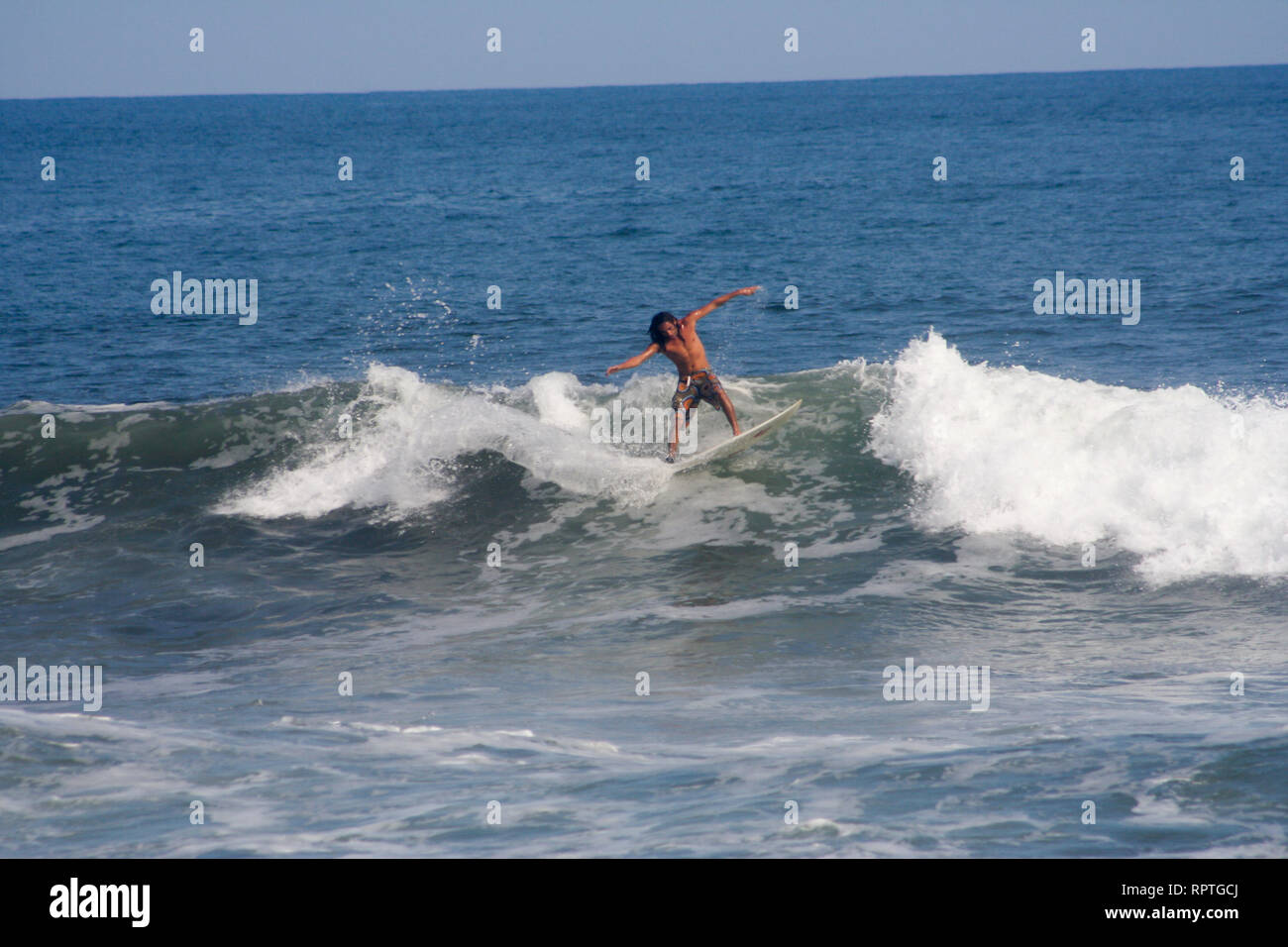 Surfing in El Zonte, La Libertad, El Salvador Stock Photo Alamy