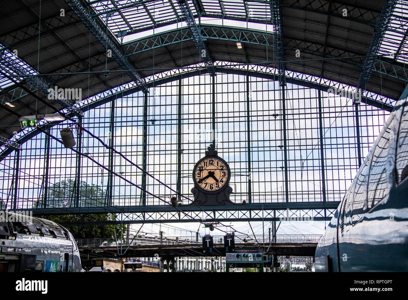 Montparnasse railway gare station hires stock photography and images Alamy
