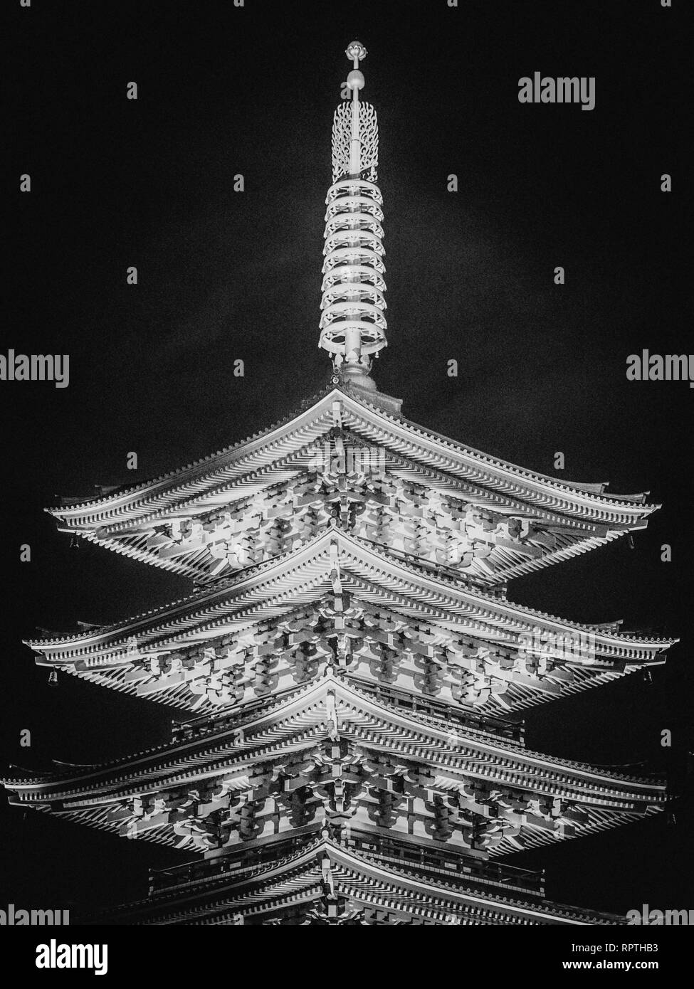 Amazing Pagoda at famous Sensoji temple in Tokyo Asakusa TOKYO