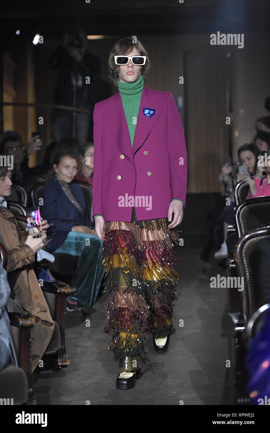 Page 5 Gucci Runway 18 High Resolution Stock Photography And Images Alamy