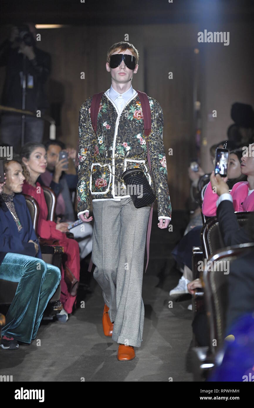 PARIS, FRANCE - SEPTEMBER 24: A model walks the runway at the Gucci show  during Paris Fashion Week Spring/Summer 2019 on September 24, 2018 Stock  Photo - Alamy