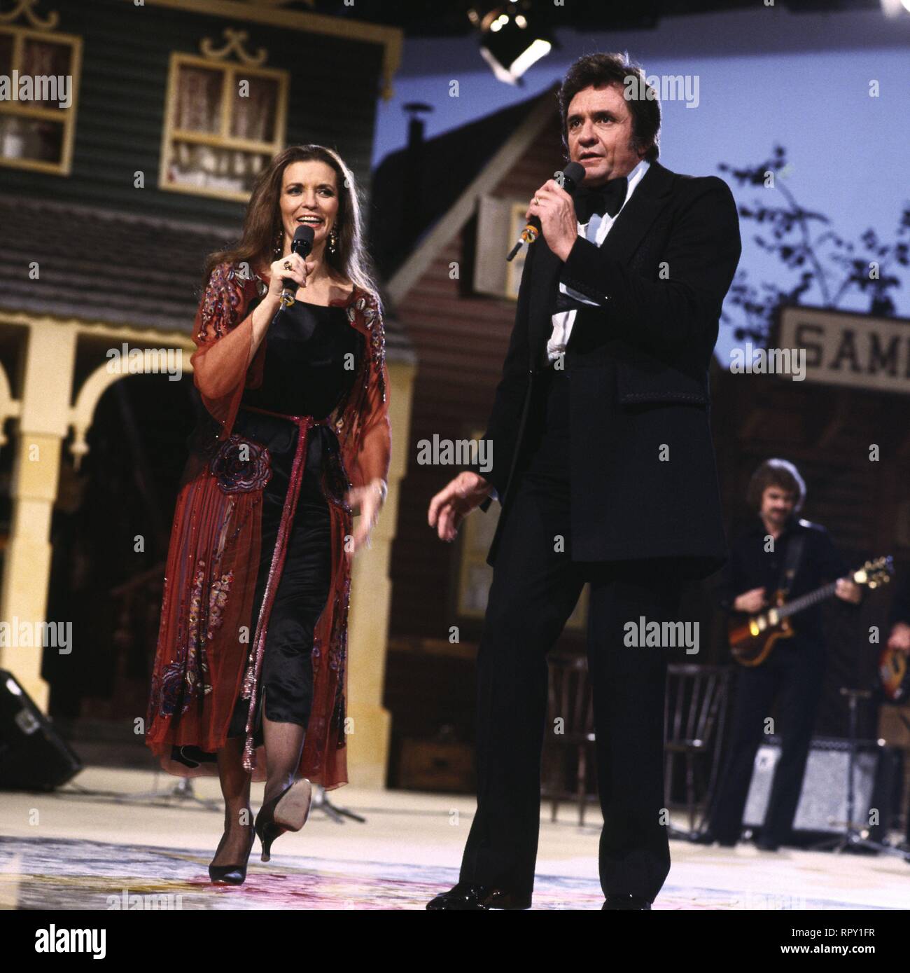 JOHNNY CASH with wife JUNE CARTER CASH in the Show: 'Freddy Quinn and his  friends' (1980) / Überschrift: Johnny Cash and June Carter Stock Photo -  Alamy