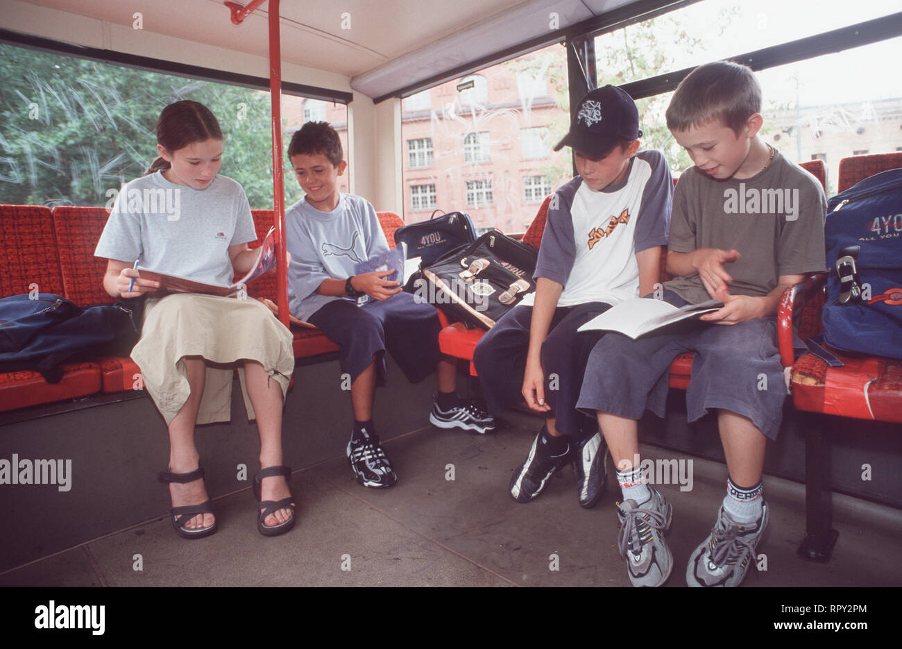 Deutschland, Berlin, BVG, Kinder im Bus / Überschrift: Berlin Stock Photo