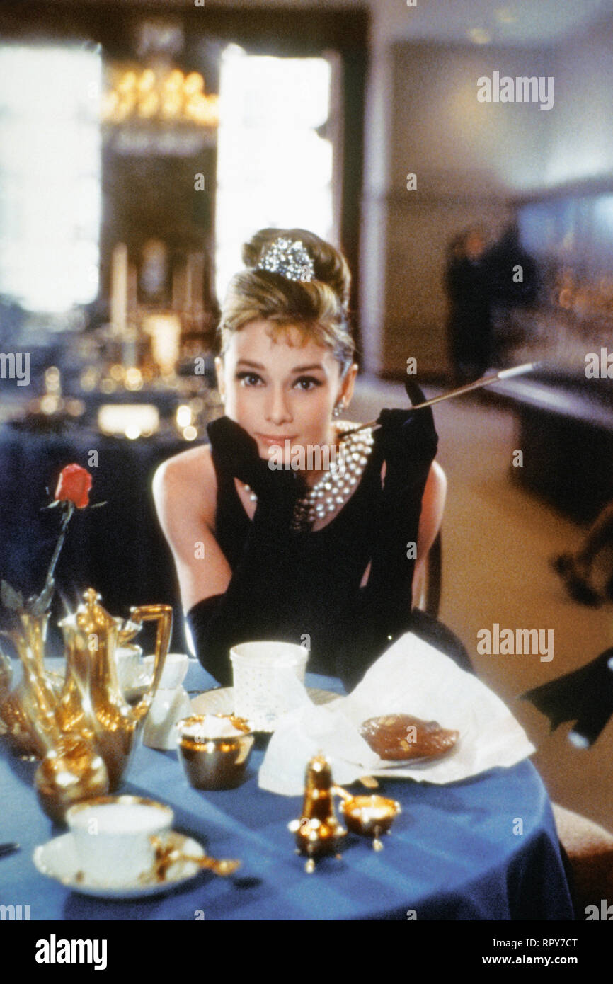 Breakfast at tiffany's film stills hi-res stock photography and images ...
