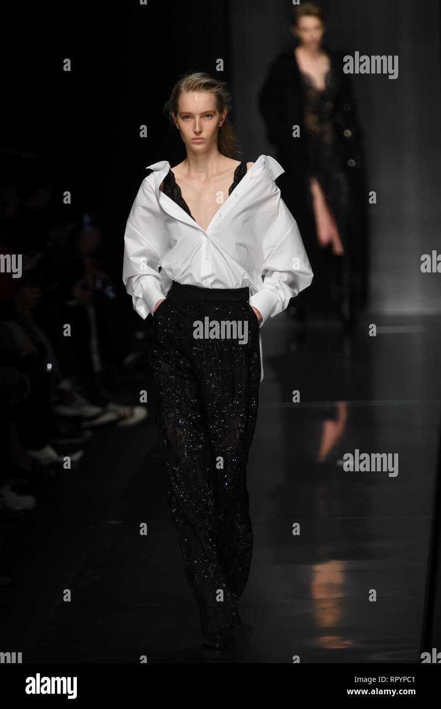 Sfilata di ermanno scervino hi-res stock photography and images - Alamy