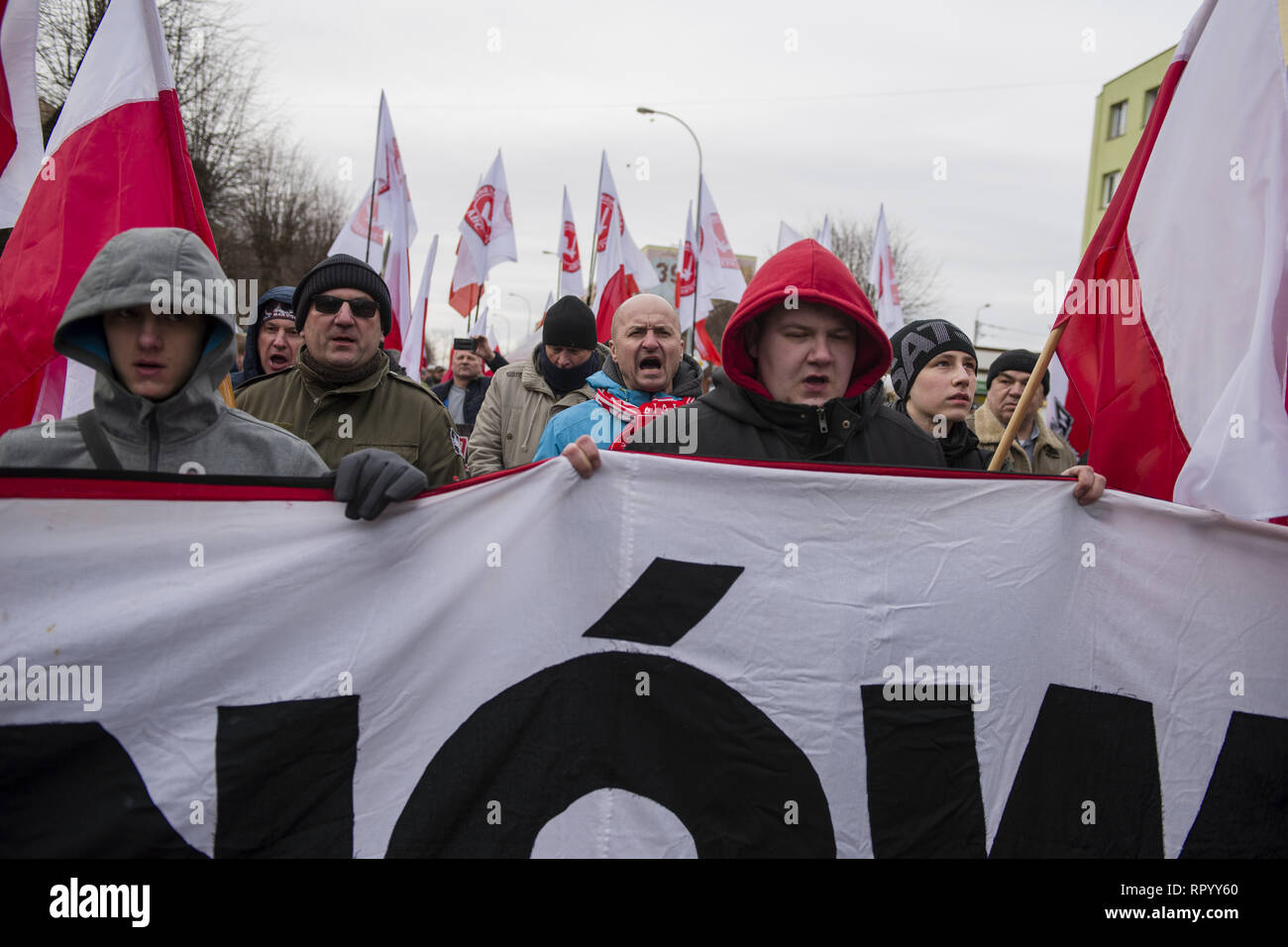 Hajnowka, Poldlaskie, Poland. 23rd Feb, 2019. Polish nationalists seen ...