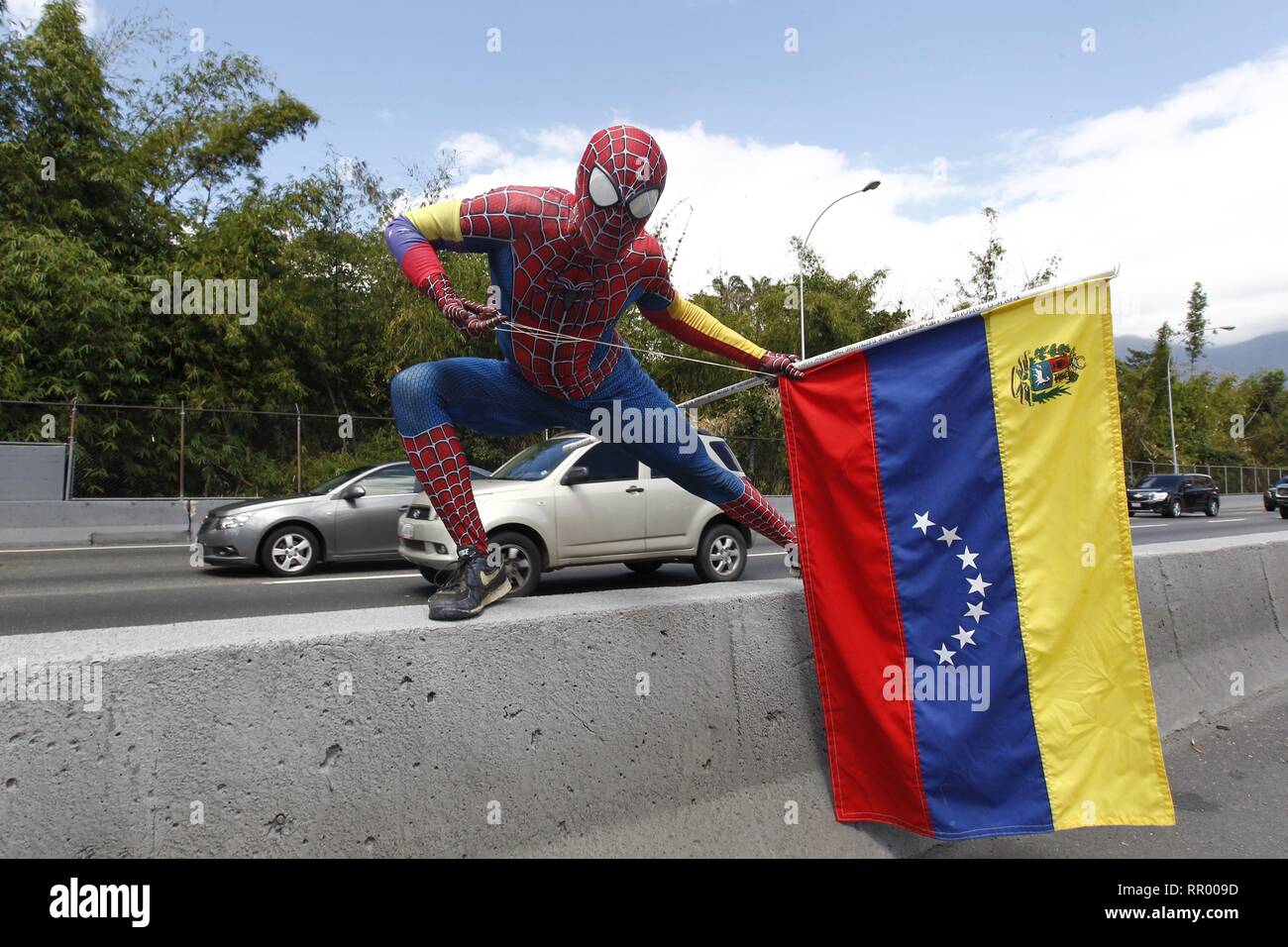 caracas-venezuela-23rd-feb-2019-a-man-in-a-spiderman-costume-participates-in-a-demonstration-in-favor-of-the-entry-of-humanitarian-aid-to-venezuela-in-caracas-venezuela-23-february-2019-credit-ral-martnezefealamy-live-news-RR009D.jpg