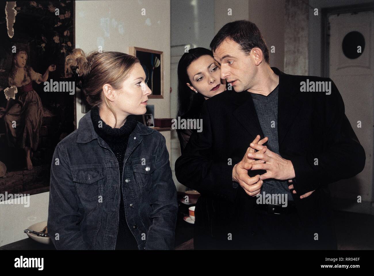 DER SCHUSS / D 2000 / Nikolaus Leytner Szene mit LISA MARTINEK, SANDRA CERVIK, DOMINIQUE HORWITZ # / Überschrift: DER SCHUSS / D 2000 Stock Photo