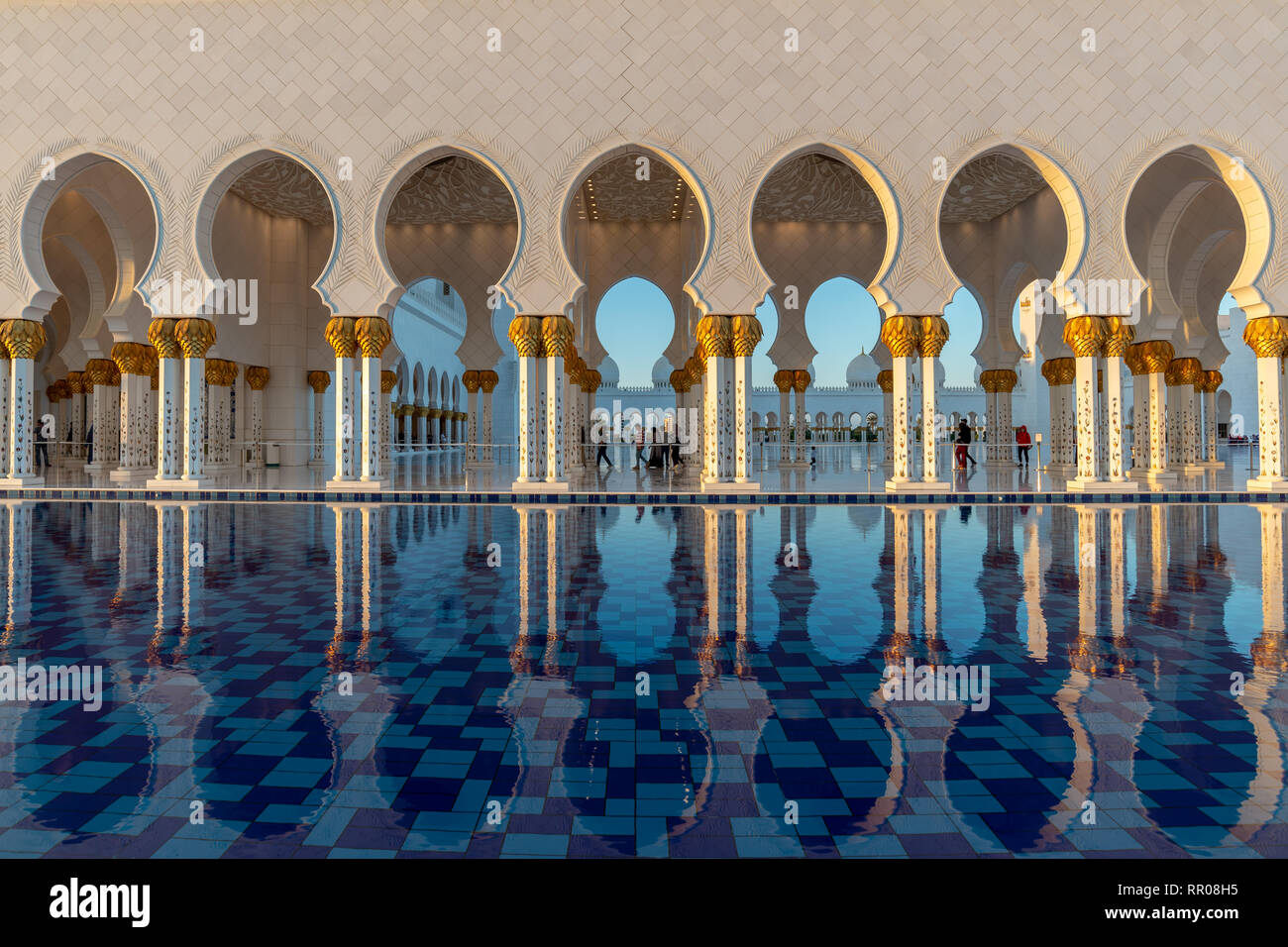 Sheikh Zayed Grand Mosque in Abu Dhabi near Dubai, United Arab EMirates Stock Photo