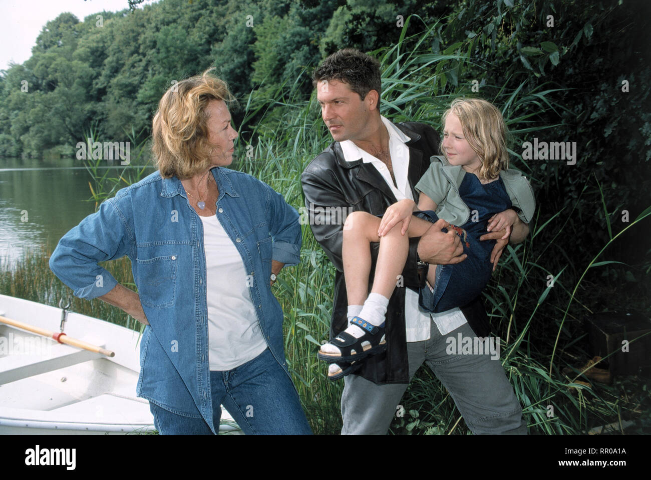 EIN GESCHENK DER LIEBE / D 2000 / Dagmar Damek Renate Reinhard (GABY DOHM), Maxi Reinhard (HAZEL FRANKE), Philip Kestner (FRANCIS FULTON-SMITH) # / Überschrift: EIN GESCHENK DER LIEBE / D 2000 Stock Photo
