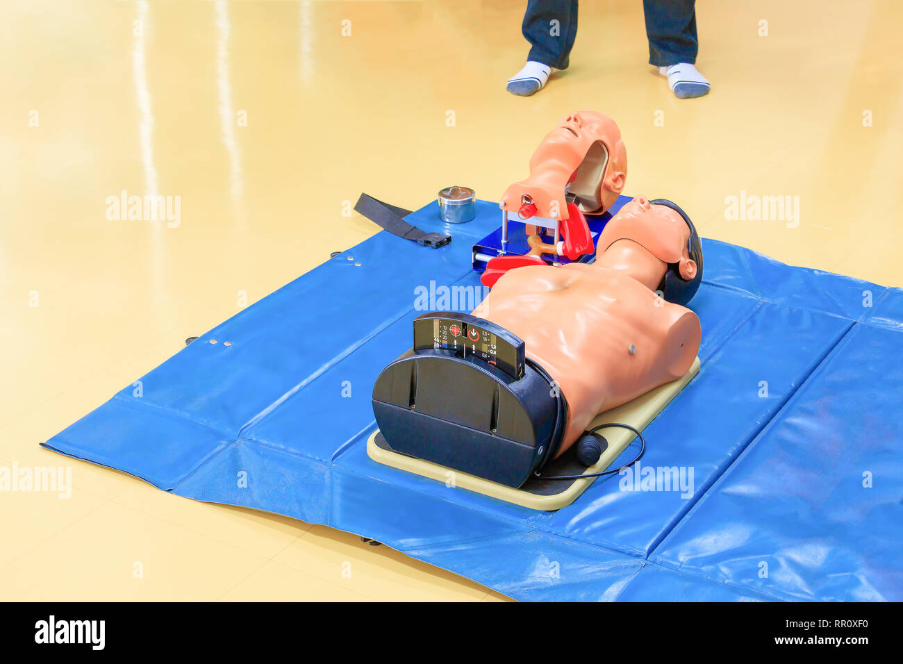 dummy in training cpr medical emergency refresher Stock Photo Alamy