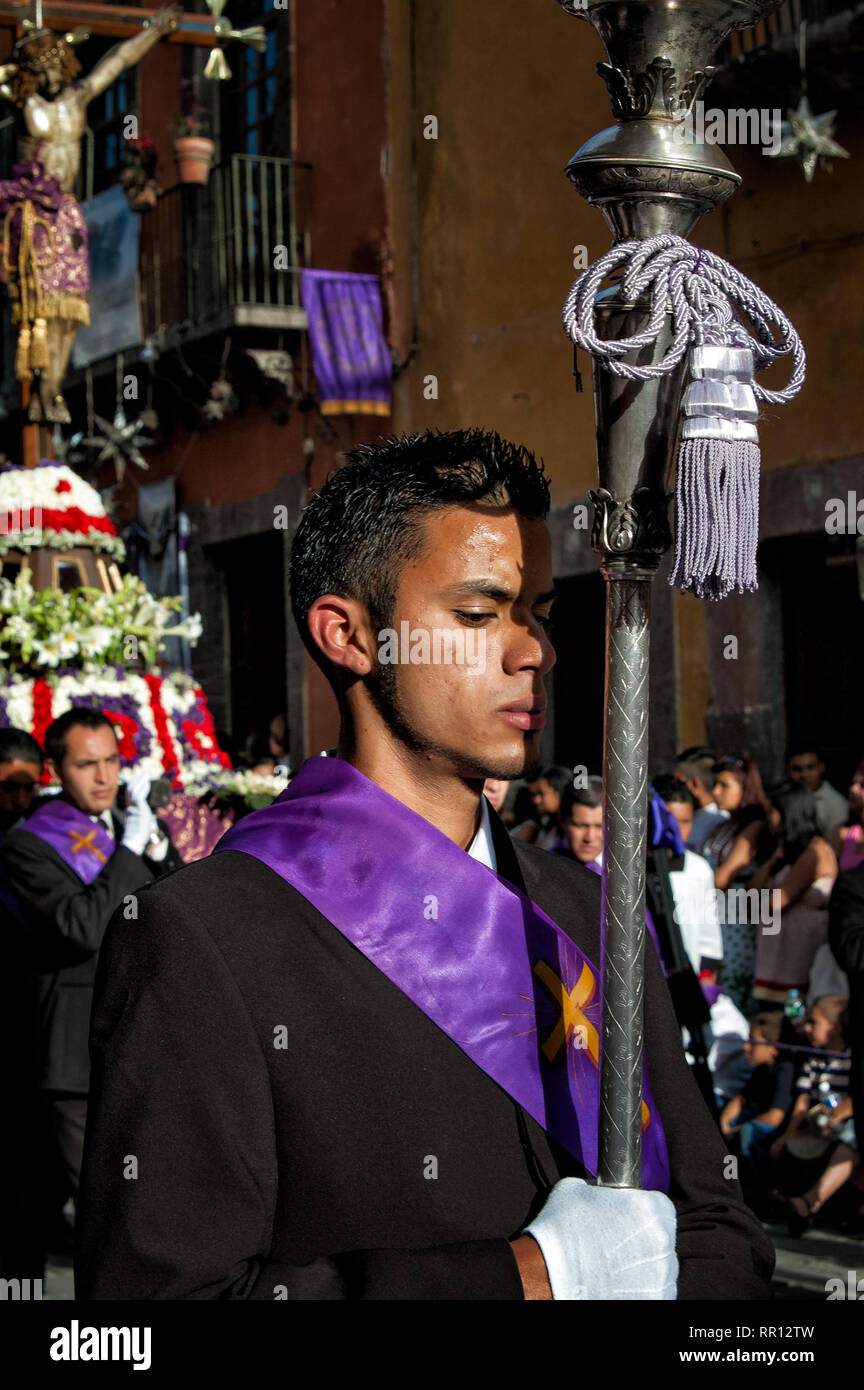 SAN MIGUEL DE ALLENDE, MEXICO - APRIL 6: Holy Week procession on Good Friday in San Miguel de Allende, Mexico on April 6, 2007. The 4-mile religious p Stock Photo