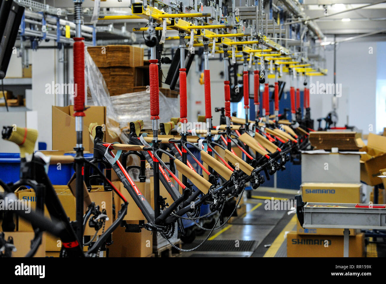 Assembly line bicycle factory hi-res stock photography and images - Alamy